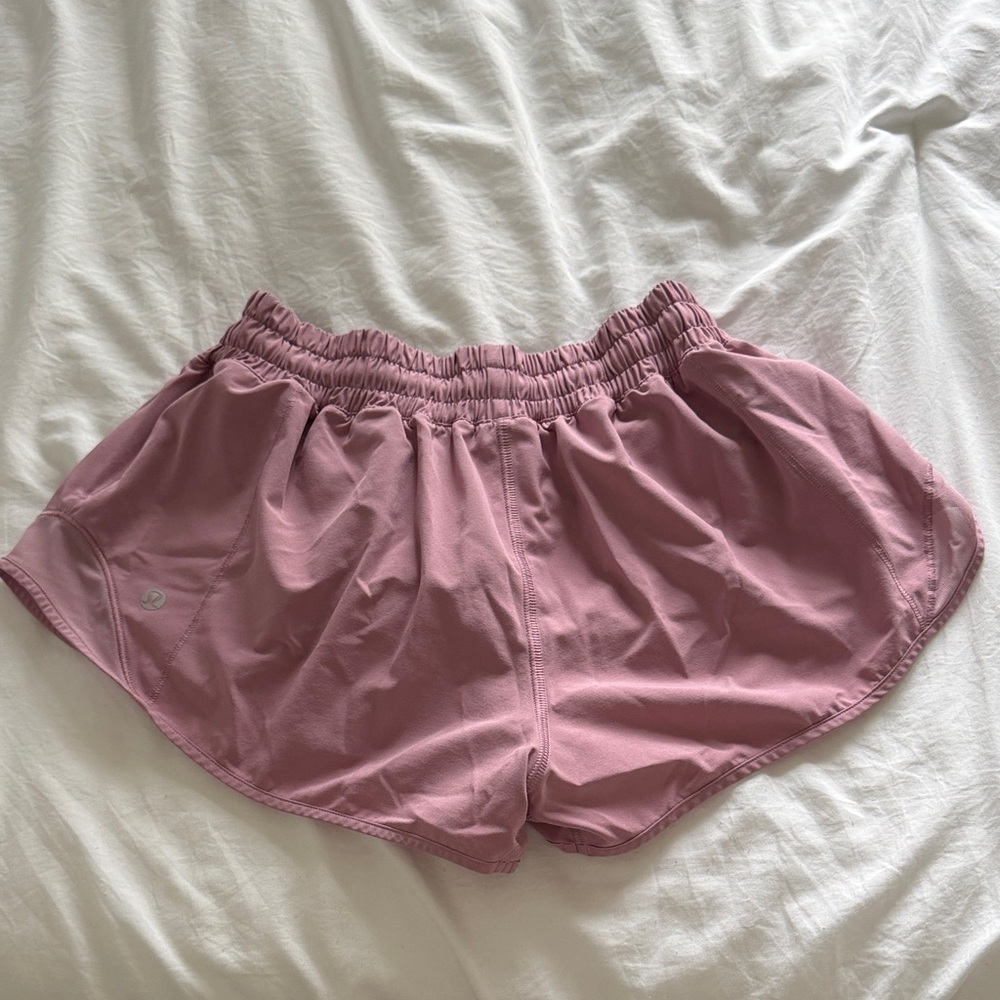 Lululemon Mauve Hottie Hot 2.5” Shorts - Picture 2 of 3